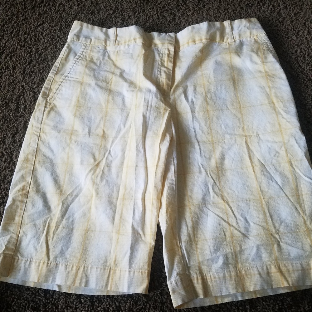 Izod Women's Golf Classic Shorts Stretch